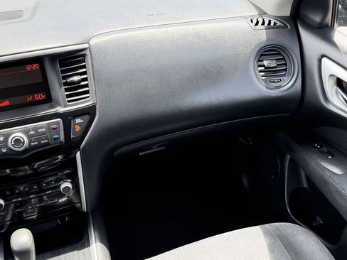 Used 2014 Nissan Pathfinder S FWD image 15