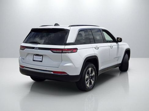 Used 2024 Jeep Grand Cherokee Limited 4xe AWD/4WD image 4