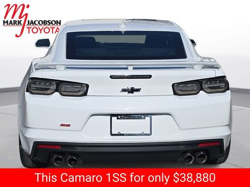 Used 2021 Chevrolet Camaro SS image 12