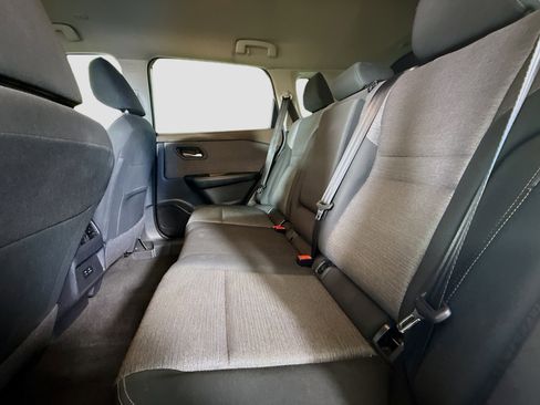 Used 2023 Nissan Rogue SV image 25