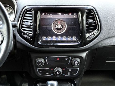 Used 2019 Jeep Compass Limited image 28