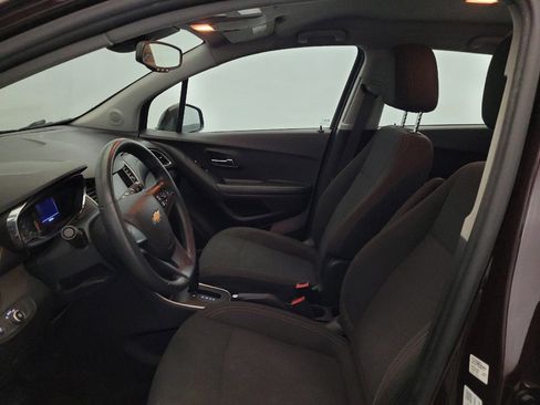 Used 2021 Chevrolet Trax LS AWD/4WD image 17