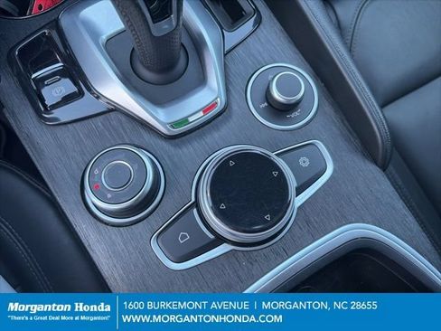 Used 2023 Alfa Romeo Giulia Sprint AWD/4WD image 23