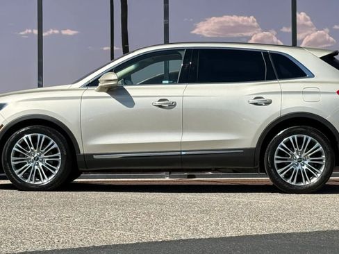 Used 2017 Lincoln MKX Reserve FWD image 5