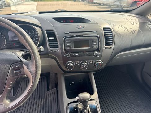 Used 2017 Kia Forte LX FWD image 10