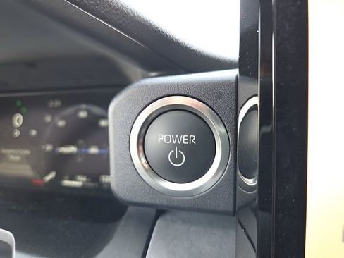 Used 2025 Toyota 4Runner Trailhunter image 37