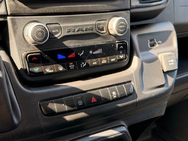 Used 2024 RAM ProMaster 2500 w/ Convenience Group FWD image 31