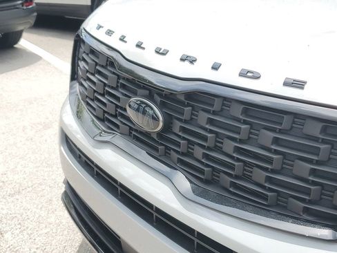 Used 2021 Kia Telluride EX w/ EX Premium Package AWD/4WD image 9