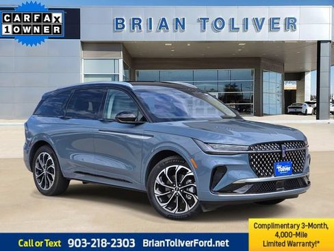 Used 2025 Lincoln Nautilus Reserve AWD/4WD image 1
