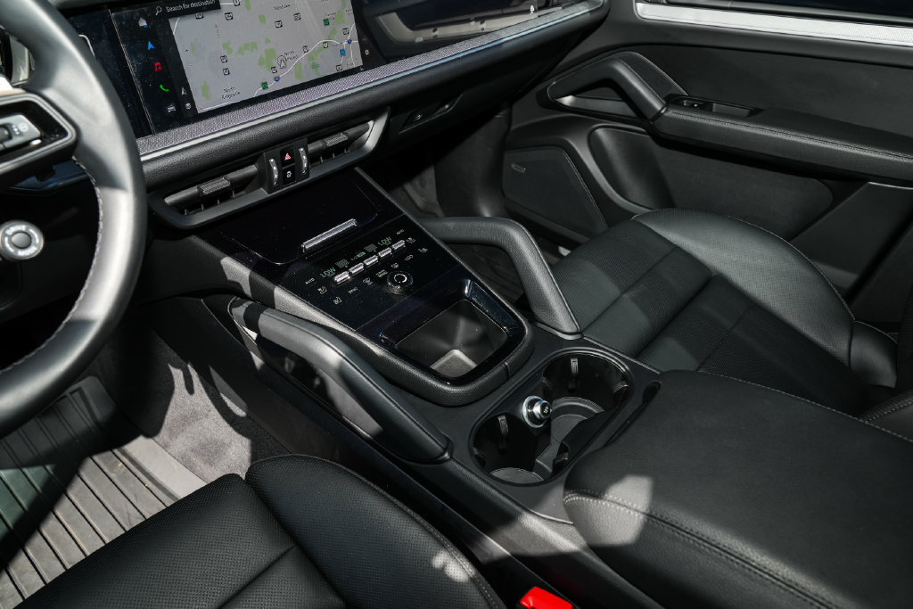Certified 2026 Porsche Cayenne E-Hybrid AWD/4WD image 28