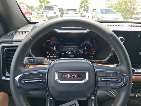 Used 2025 GMC Canyon AT4 AWD/4WD image 8