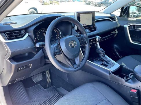 Used 2024 Toyota RAV4 XLE image 18