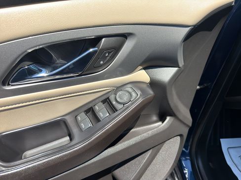Used 2023 Chevrolet Traverse LS FWD image 13