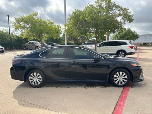 Used 2023 Toyota Camry LE FWD image 4