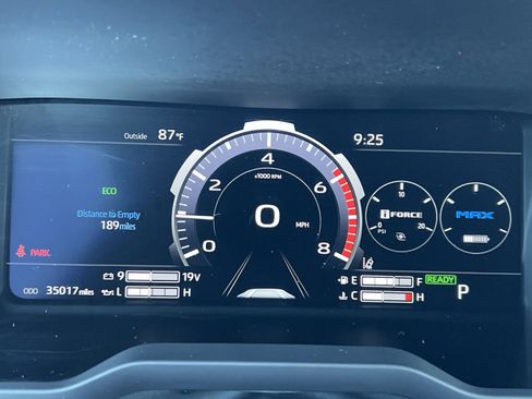 Used 2023 Toyota Sequoia Platinum AWD/4WD image 25