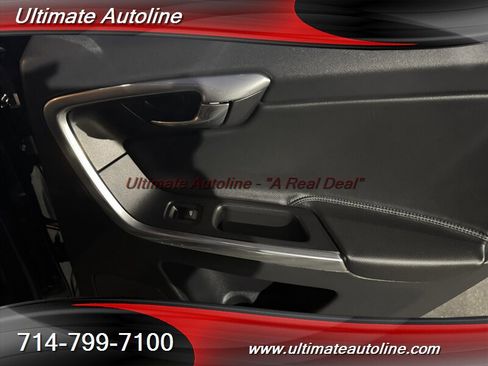 Used 2016 Volvo XC60 T5 w/ Proximity Package image 38