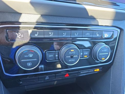 Used 2021 Volkswagen Atlas Cross Sport SEL image 26