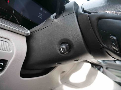 Used 2022 Jeep Wagoneer Series III w/ Flexible Seating Group image 34