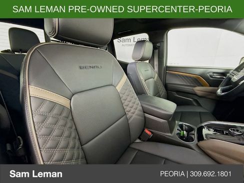 Used 2023 GMC Canyon Denali image 29