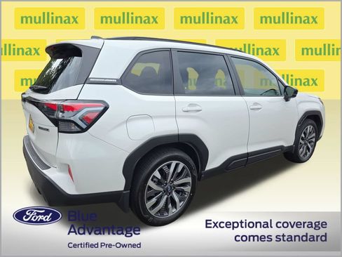 Used 2025 Subaru Forester Touring AWD/4WD image 3