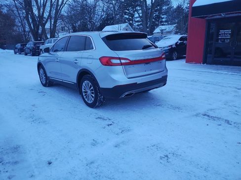 Used 2016 Lincoln MKX Select w/ Select Plus Package image 17