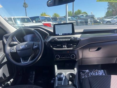 Used 2025 Ford Escape Active FWD image 9
