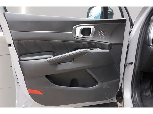 Used 2023 Kia Sorento SX FWD image 9