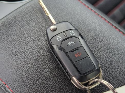 Used 2016 Ford Fusion SE FWD image 34