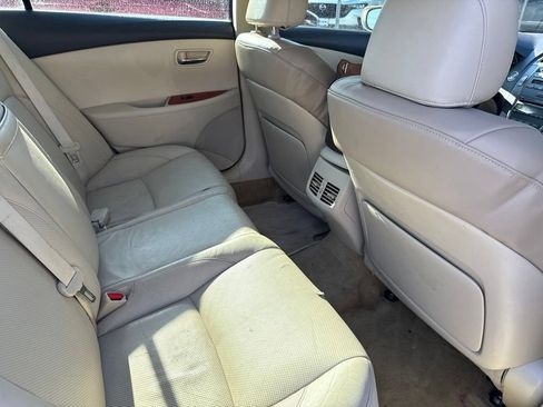 Used 2010 Lexus ES 350 w/ Preferred Accessory Package FWD image 11