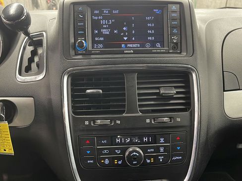 Used 2020 Dodge Grand Caravan GT image 14