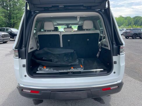 Used 2022 Jeep Grand Wagoneer Series I w/ HD Trailer Tow Package AWD/4WD image 10