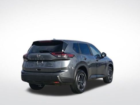 Used 2024 Nissan Rogue SV image 7