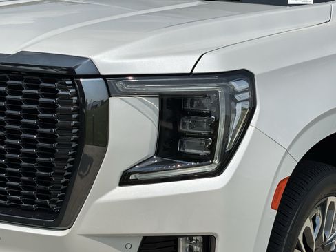 Used 2024 GMC Yukon Denali Ultimate AWD/4WD image 6