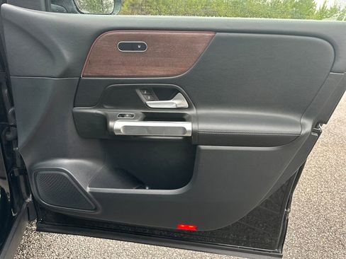 Certified 2022 Mercedes-Benz GLB 250 4MATIC image 37