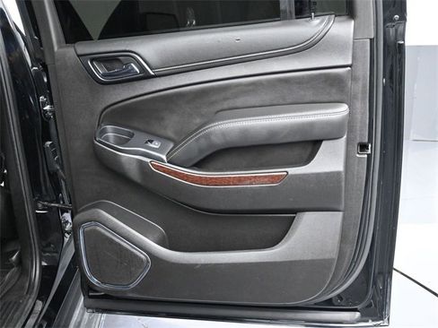 Used 2019 GMC Yukon XL SLE w/ Convenience Package image 2