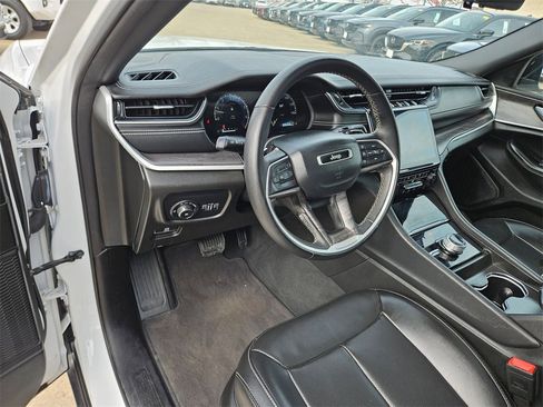 Used 2024 Jeep Grand Cherokee L Limited w/ Luxury Tech Group II image 13