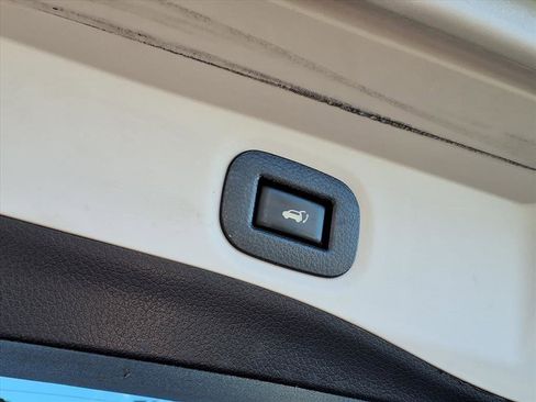 Used 2019 Nissan Rogue SV image 26