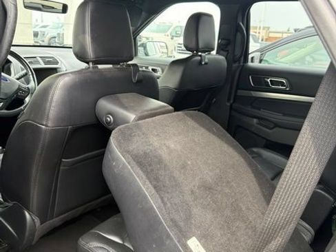 Used 2018 Ford Explorer XLT w/ Equipment Group 202A AWD/4WD image 8