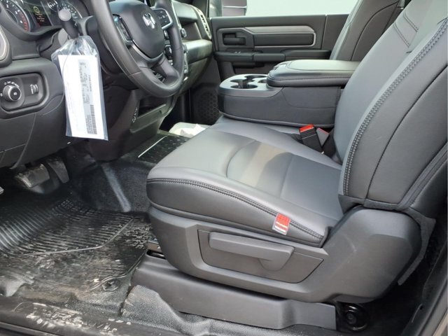 New 2027 RAM 3500 Tradesman AWD/4WD image 13