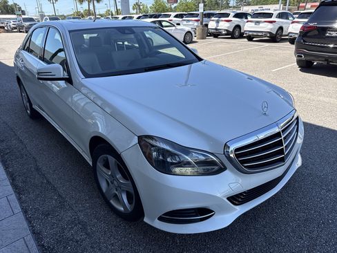 Used 2014 Mercedes-Benz E 250 BlueTEC Sedan image 5