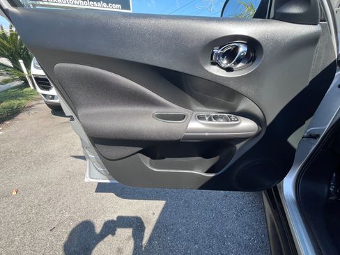 Used 2011 Nissan Juke SL w/ Chrome Pkg FWD image 16