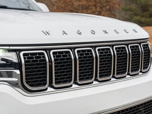 Used 2022 Jeep Wagoneer Series III w/ Premium Group I image 14