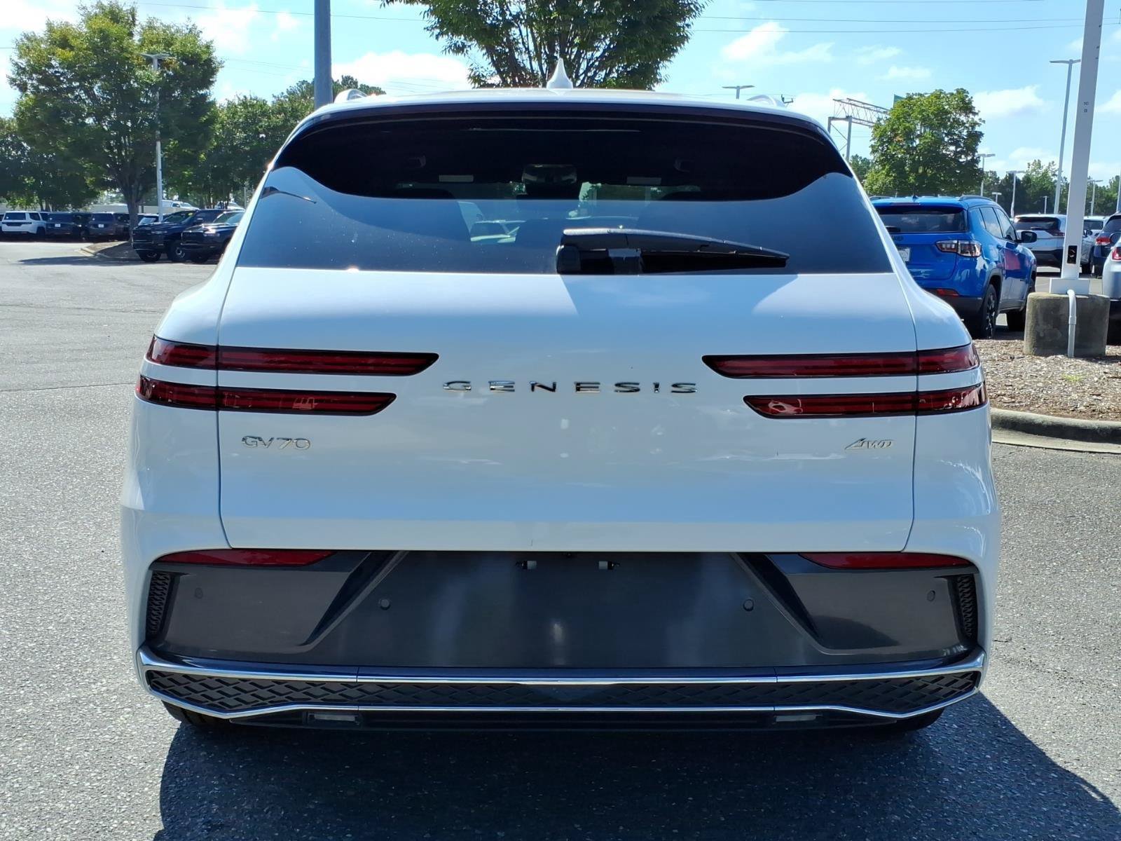 Used 2026 Genesis GV70 2.5T Advanced AWD/4WD image 17