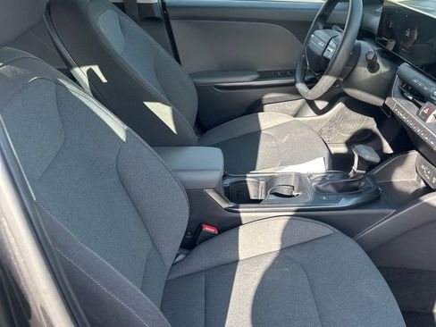 Used 2025 Kia K4 LXS image 11