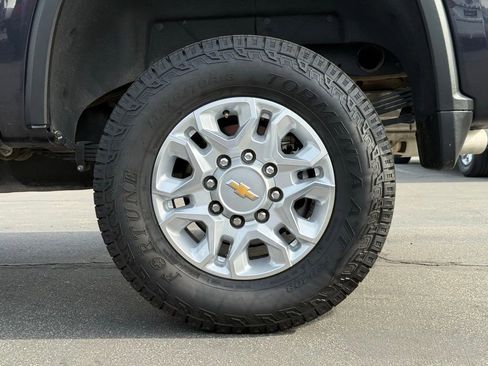 Used 2024 Chevrolet Silverado 2500 LTZ image 13