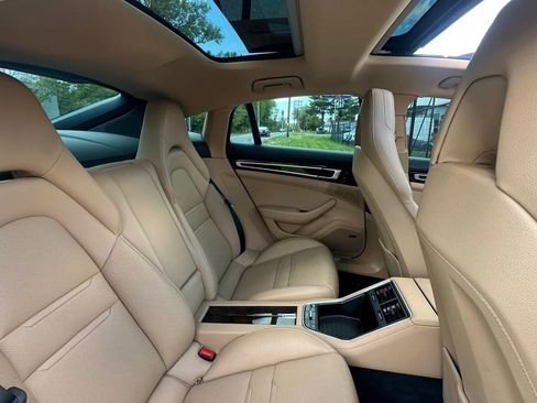Used 2018 Porsche Panamera 4 AWD/4WD image 34