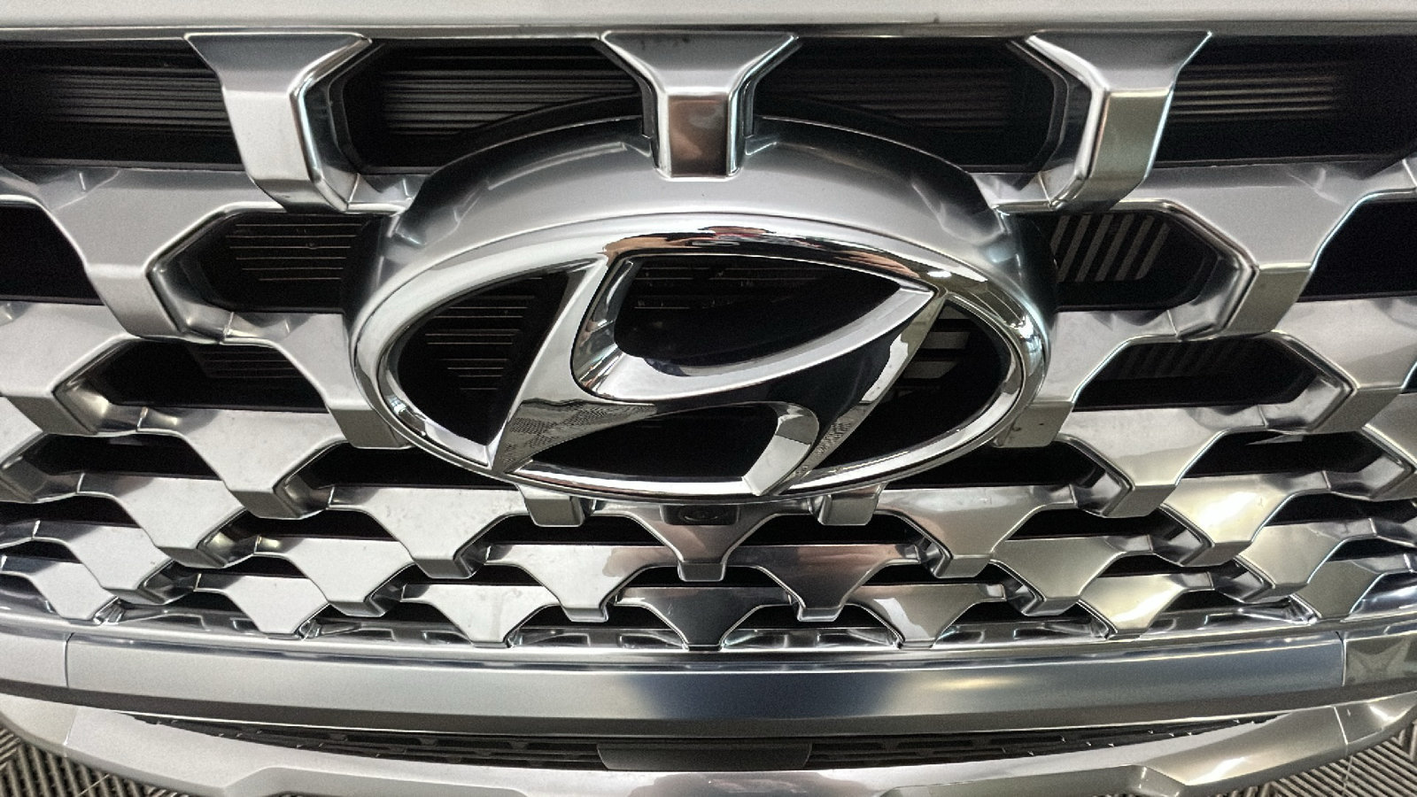 Used 2023 Hyundai Santa Fe Limited AWD/4WD image 10