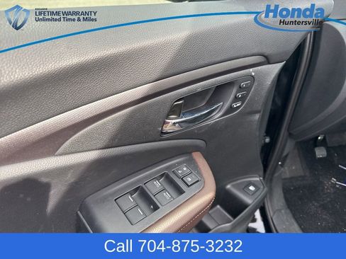Used 2025 Honda Ridgeline RTL image 16