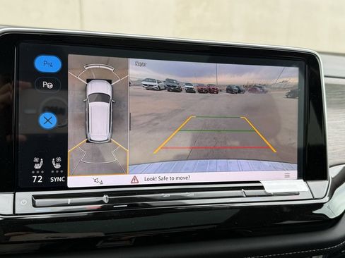 Used 2025 Volkswagen Atlas SEL Premium R-Line image 11