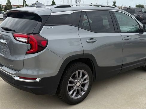 Used 2023 GMC Terrain SLT AWD/4WD image 5
